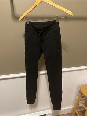 Women's Black Drawstring Fleece Lined Leggings with Front Pockets